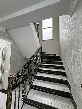 Satılır 5 otaqlı həyət evi 200 m²