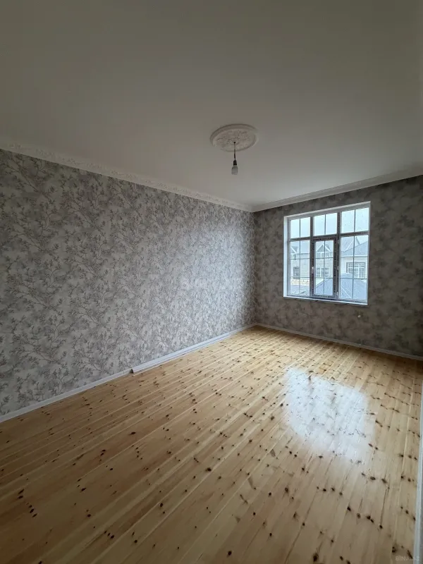 Satılır 5 otaqlı həyət evi 200 m²
