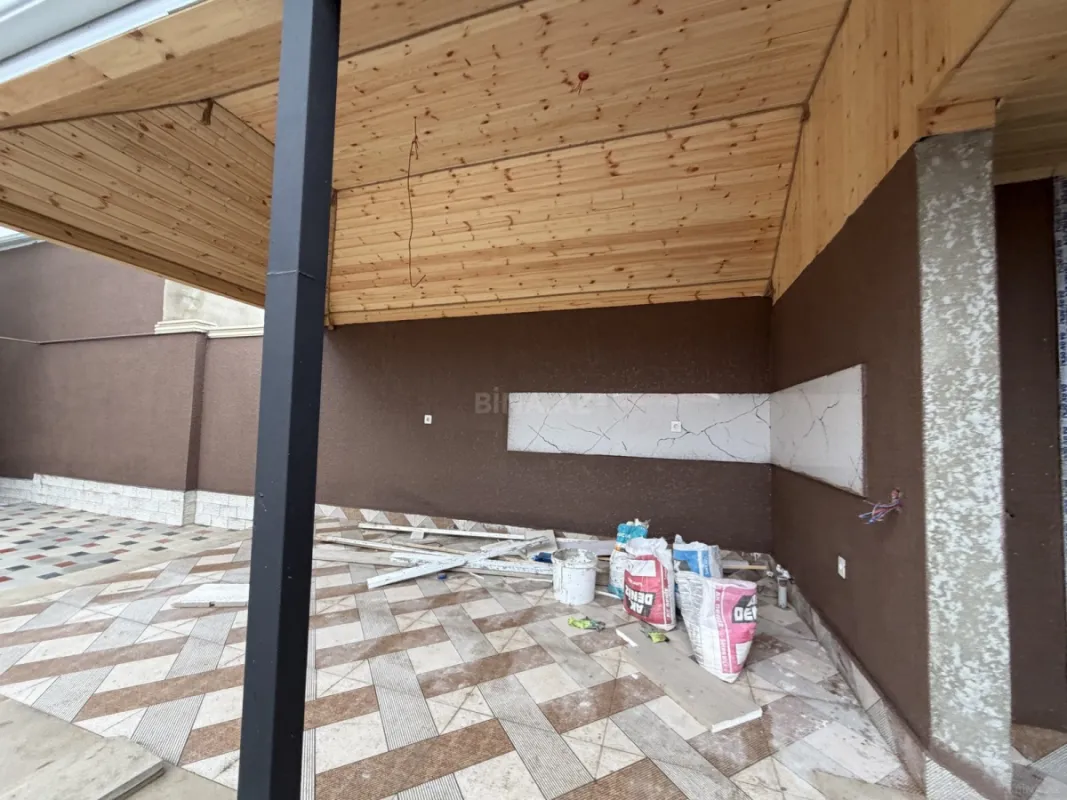 Satılır 5 otaqlı həyət evi 200 m²