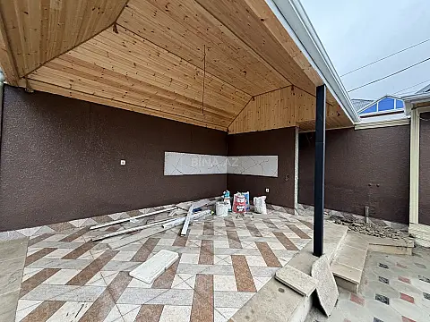 Satılır 5 otaqlı həyət evi 200 m²