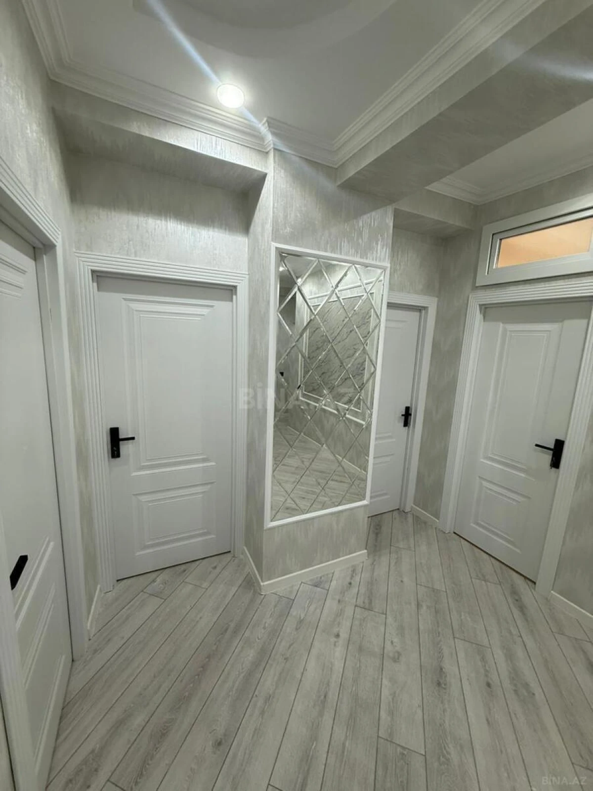 Satılır 4 otaqlı mənzil 103 m²