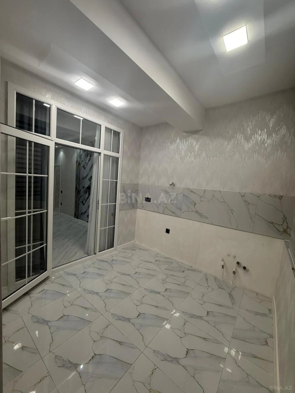 Satılır 4 otaqlı mənzil 103 m²