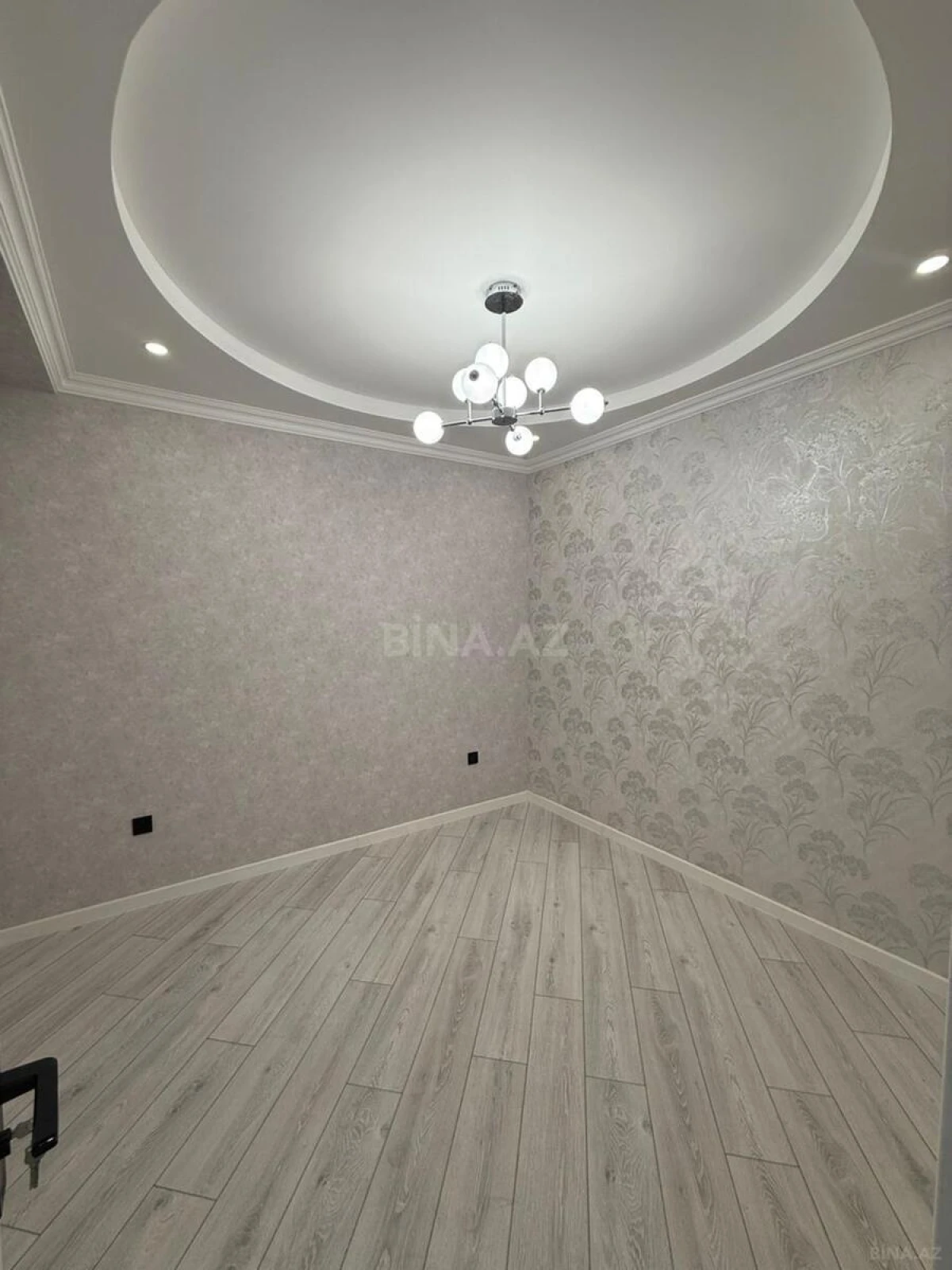 Satılır 4 otaqlı mənzil 103 m²