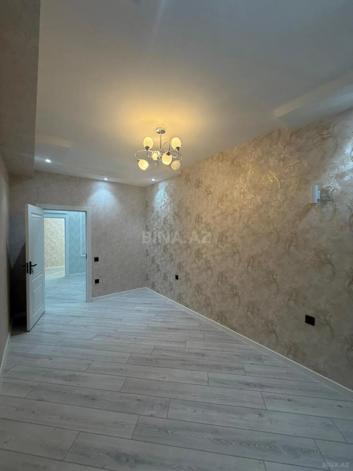 Satılır 4 otaqlı mənzil 103 m²