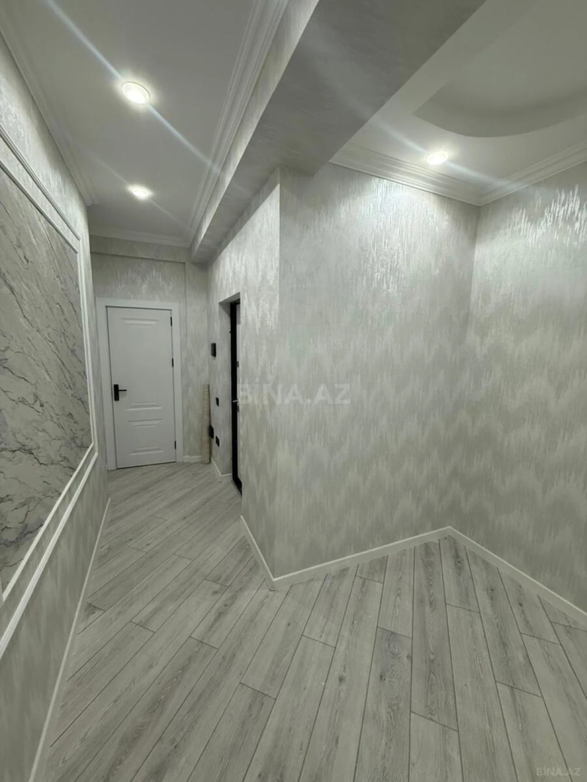 Satılır 4 otaqlı mənzil 103 m²