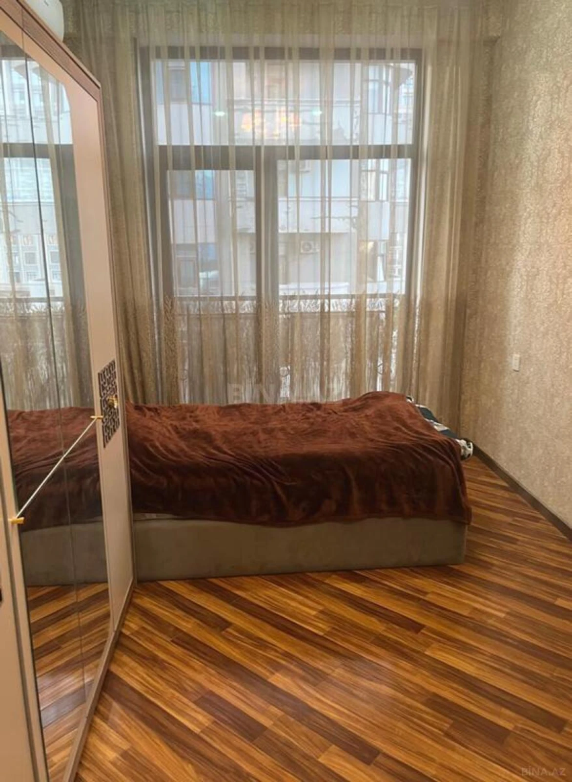 Satılır 3 otaqlı mənzil 125 m²