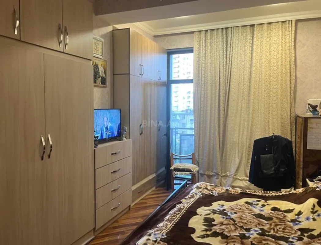 Satılır 3 otaqlı mənzil 125 m²