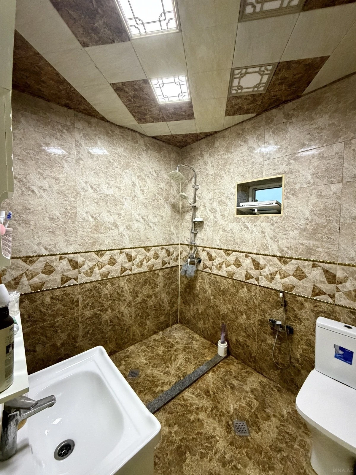 Satılır 5 otaqlı həyət evi 120 m²