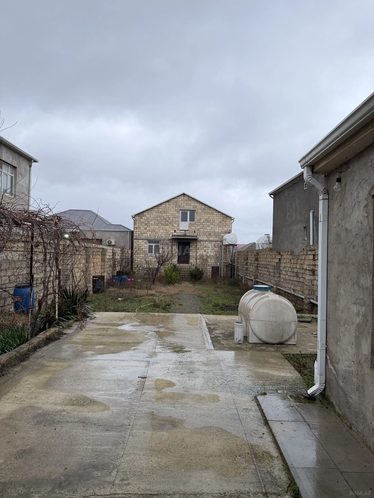 Satılır 5 otaqlı həyət evi 120 m²