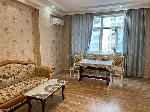 Kirayə verilir 2 otaqlı mənzil 70 m²