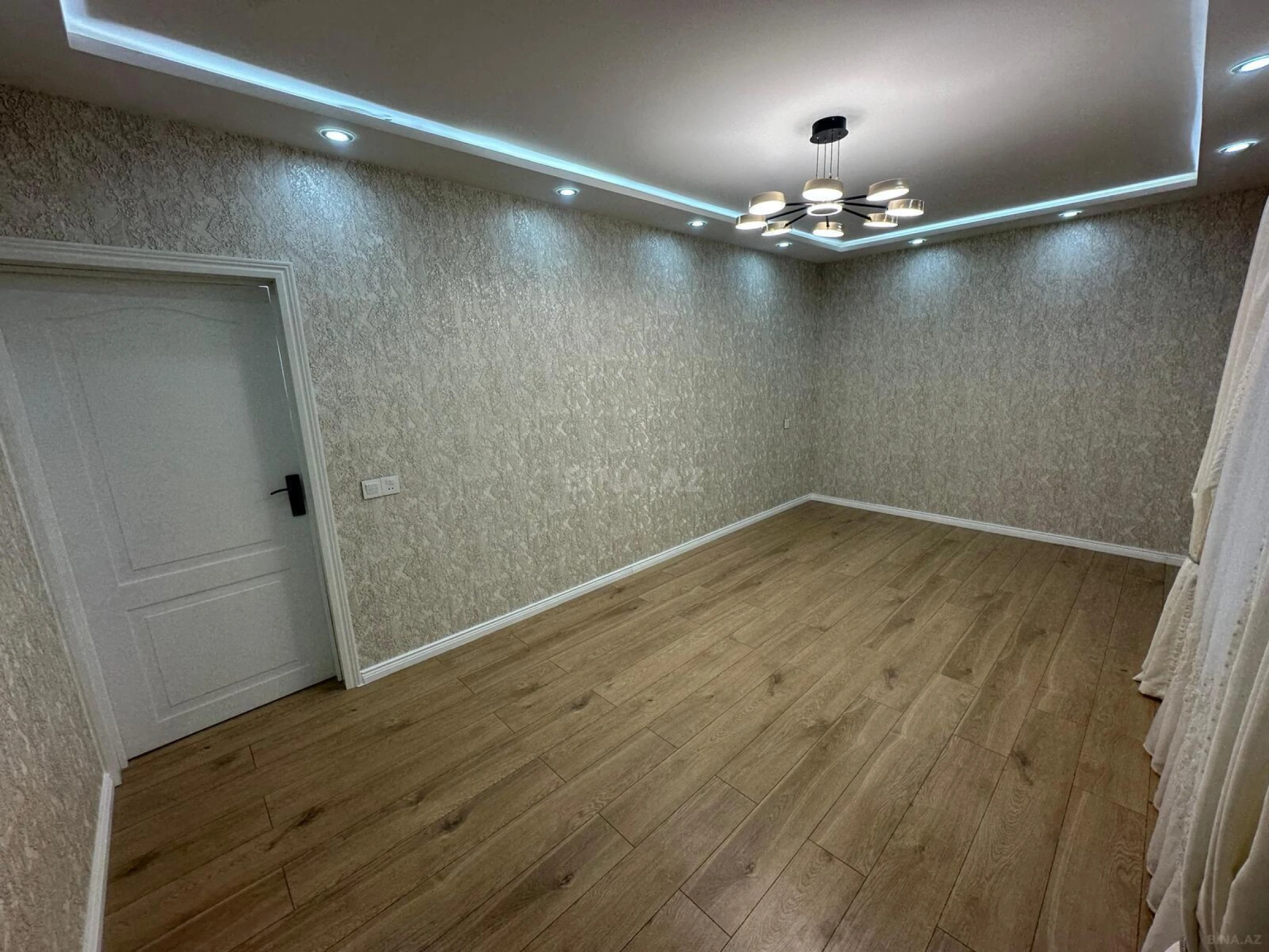 Satılır 2 otaqlı mənzil 65 m²