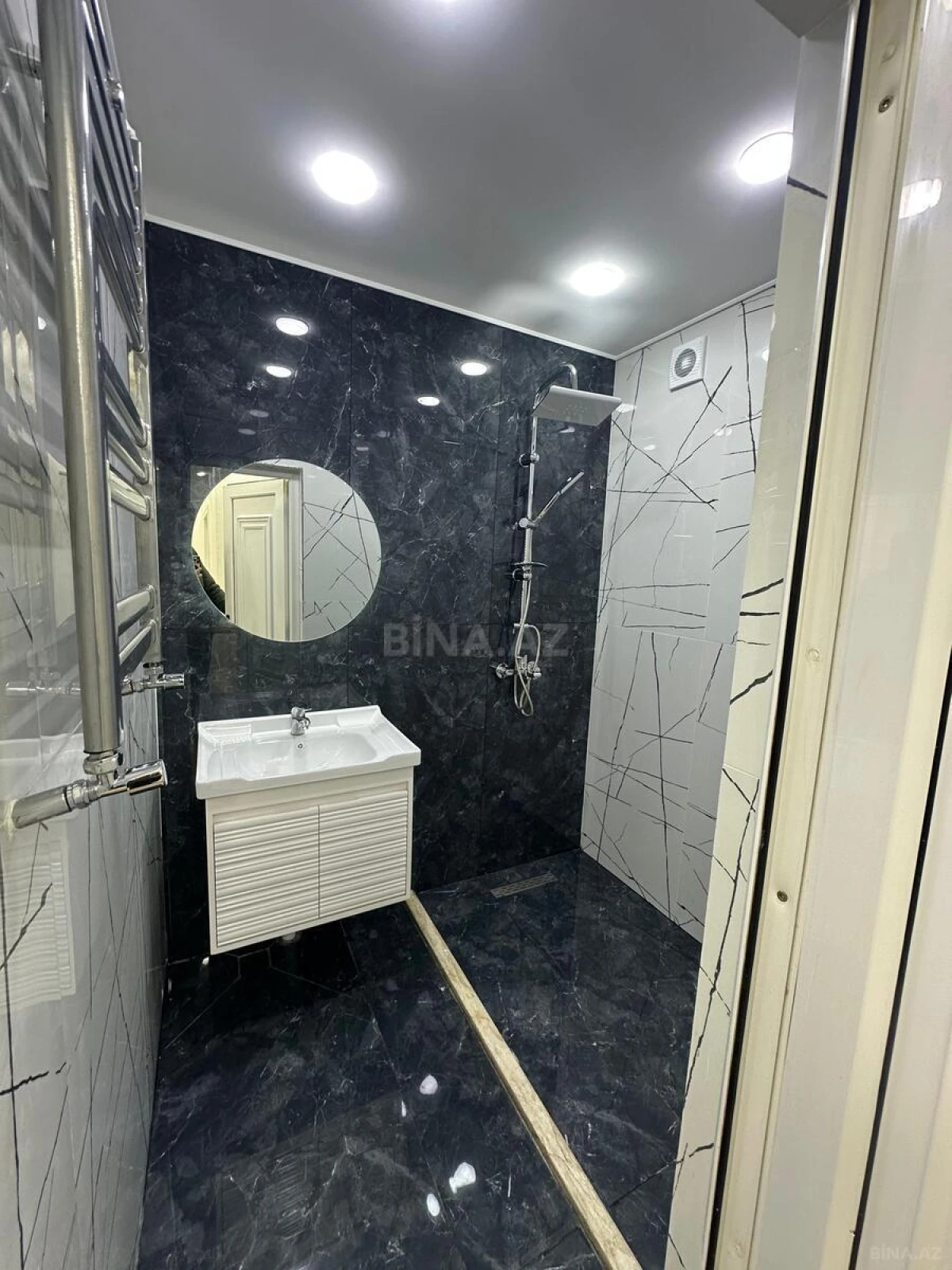 Satılır 2 otaqlı mənzil 65 m²