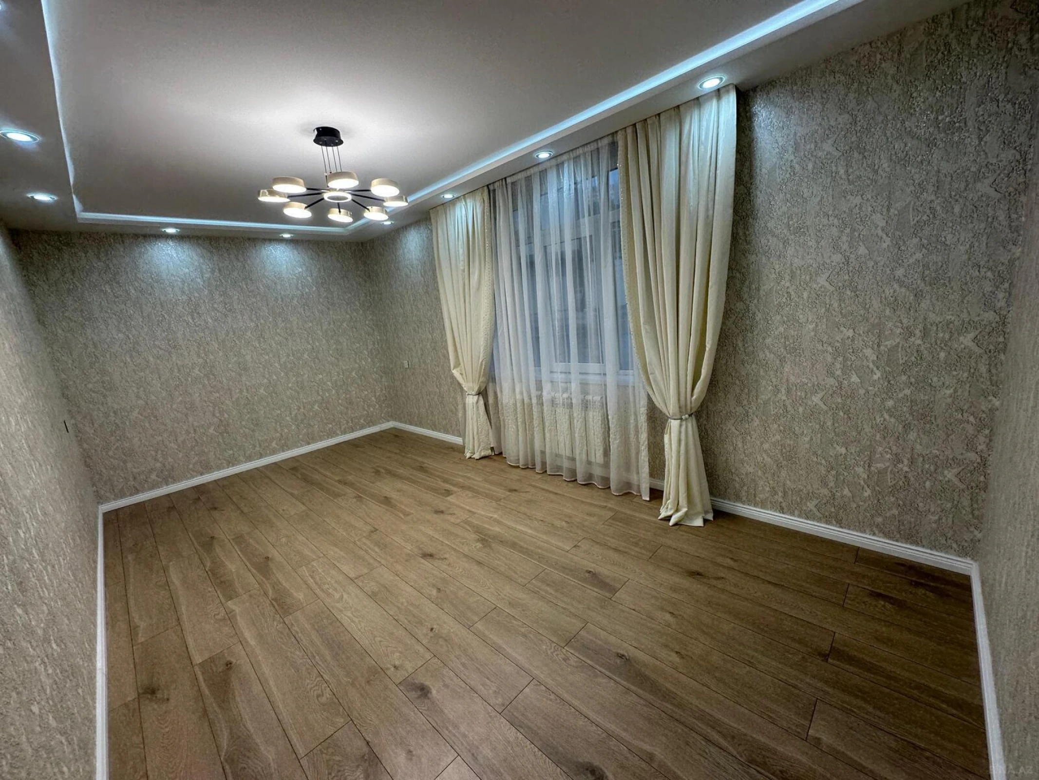 Satılır 2 otaqlı mənzil 65 m²
