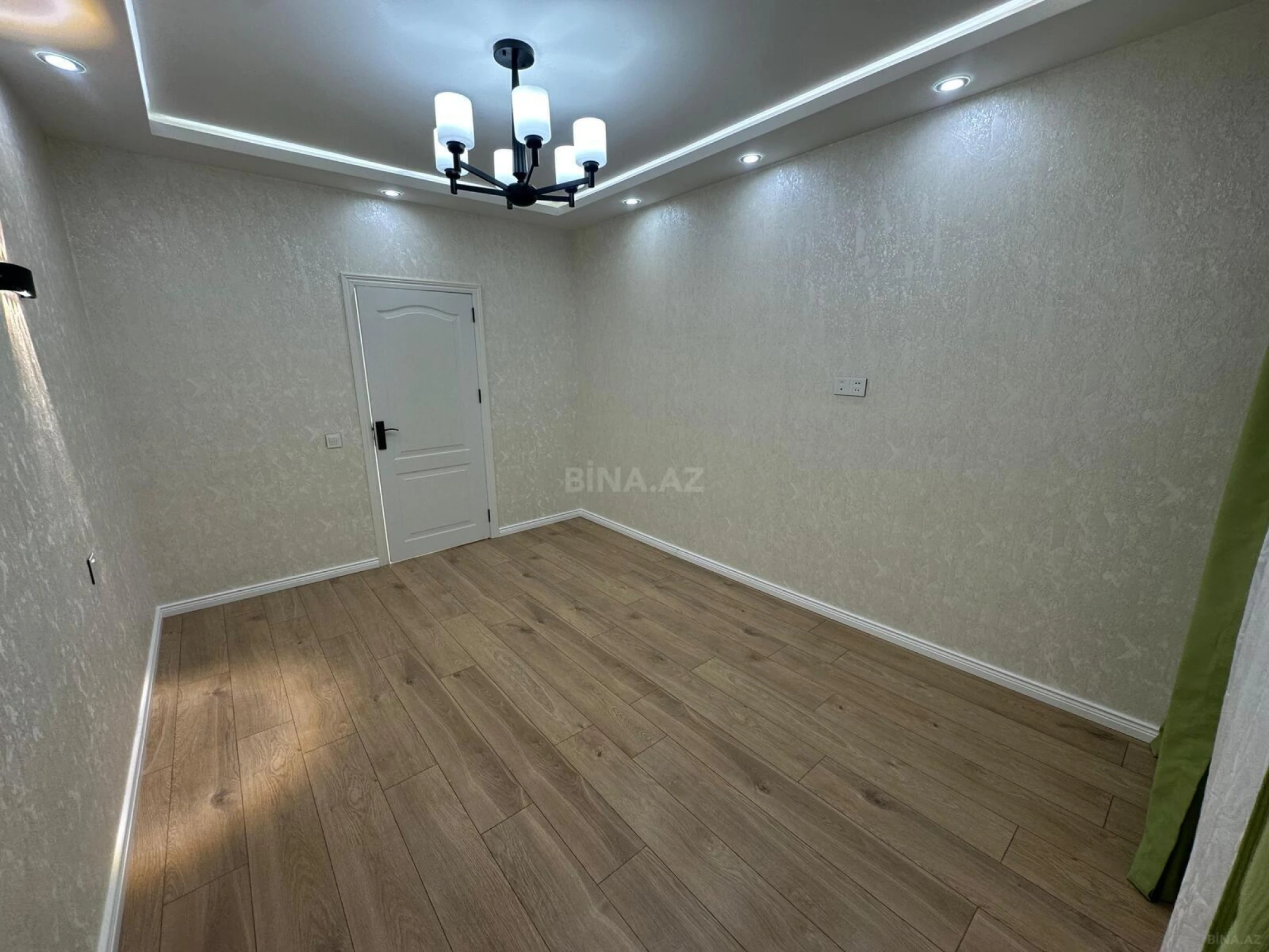 Satılır 2 otaqlı mənzil 65 m²