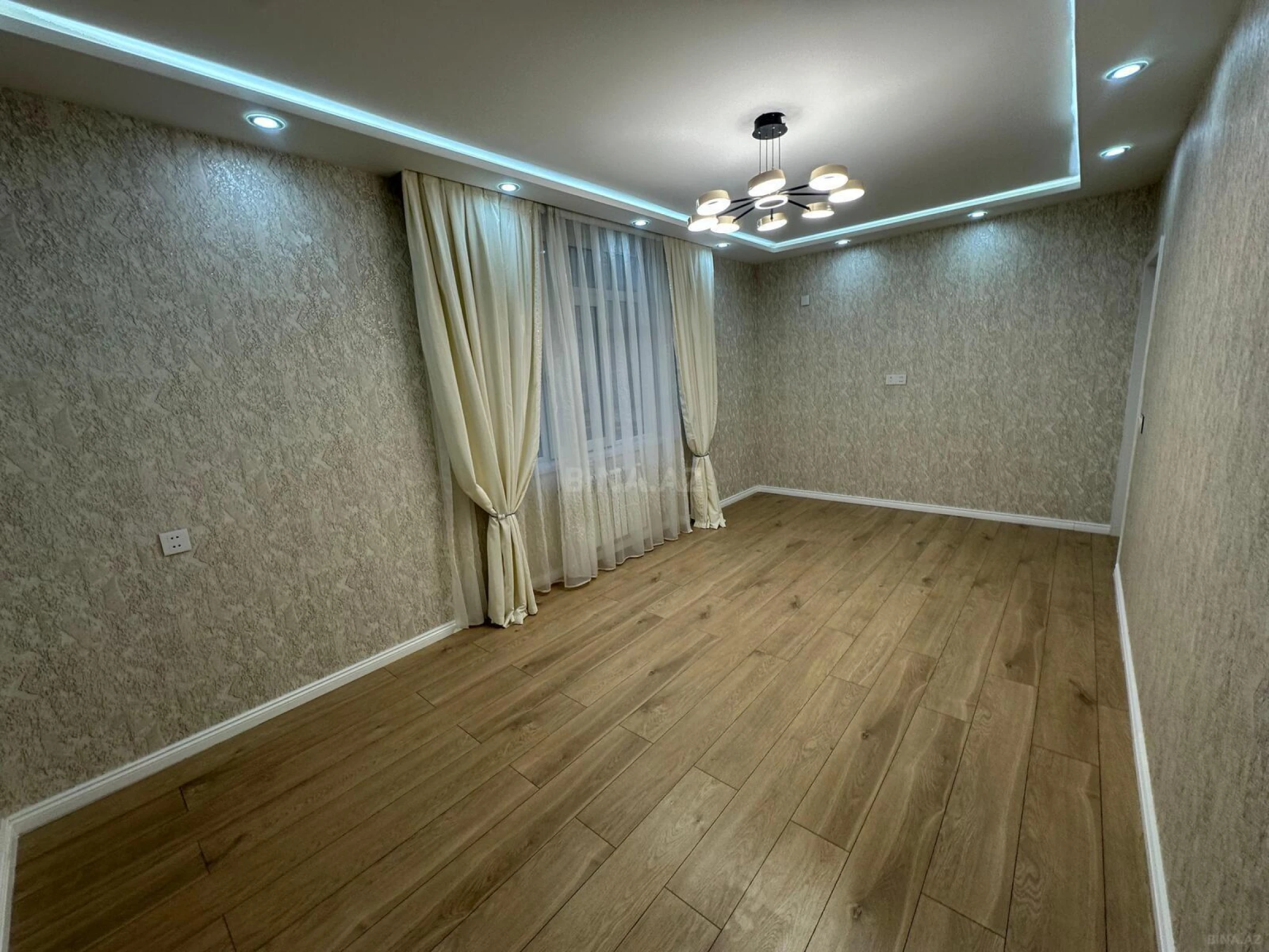 Satılır 2 otaqlı mənzil 65 m²