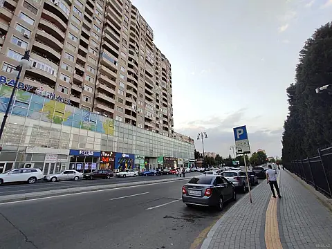 Kirayə verilir 2 otaqlı mənzil 75 m²