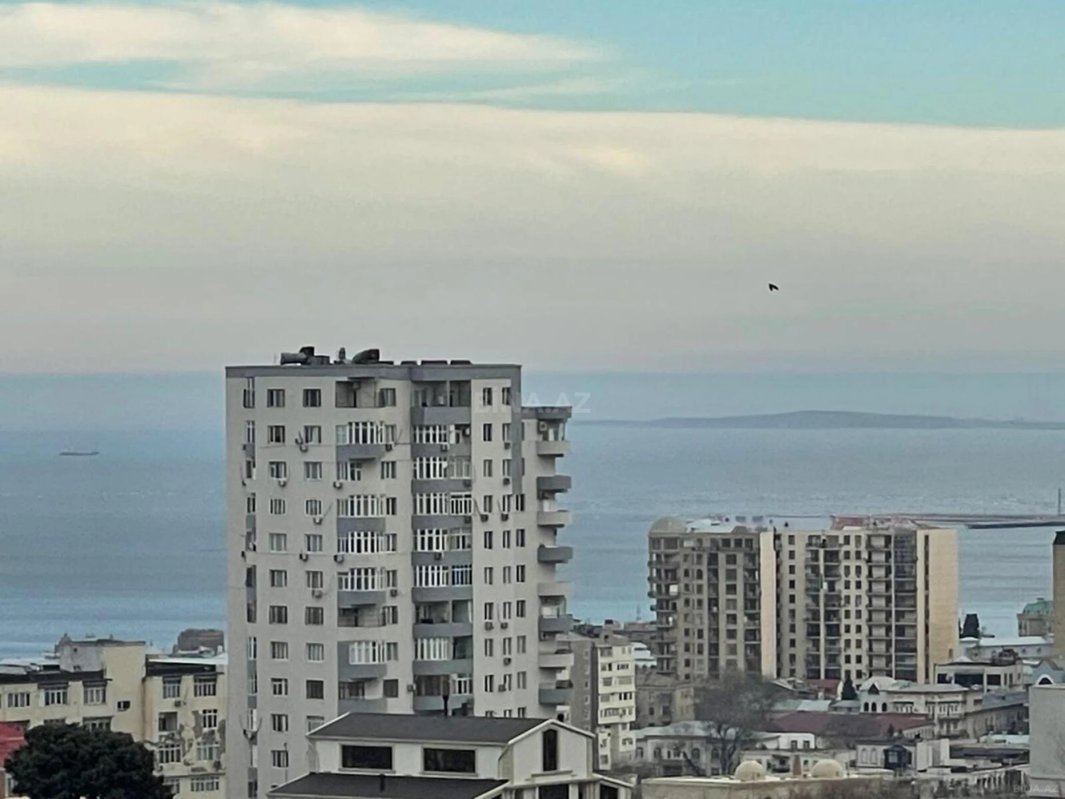 Satılır 4 otaqlı mənzil 186 m²
