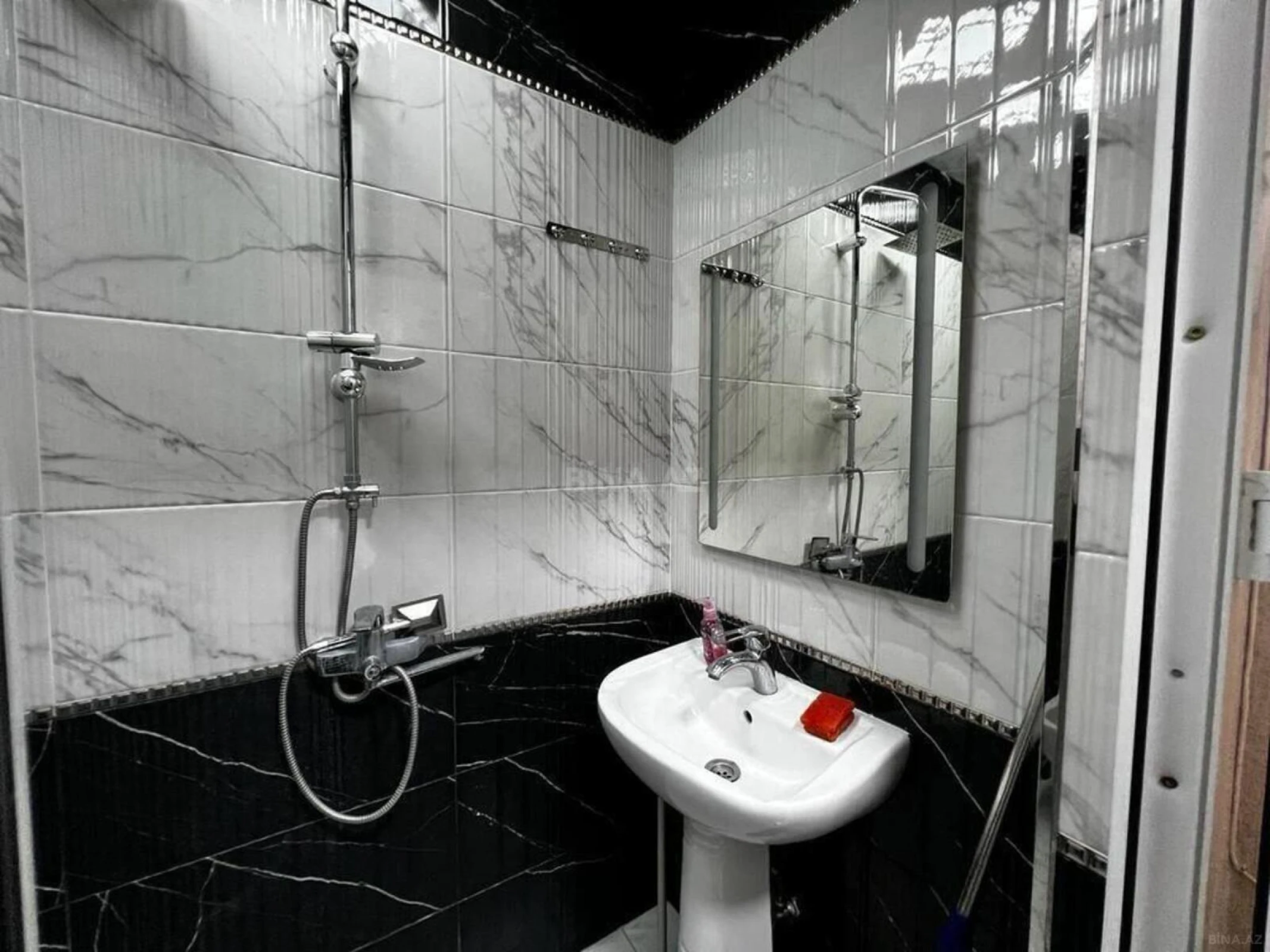 Satılır 1 otaqlı mənzil 35 m²