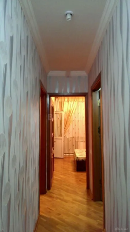 Kirayə verilir 2 otaqlı mənzil 70 m²
