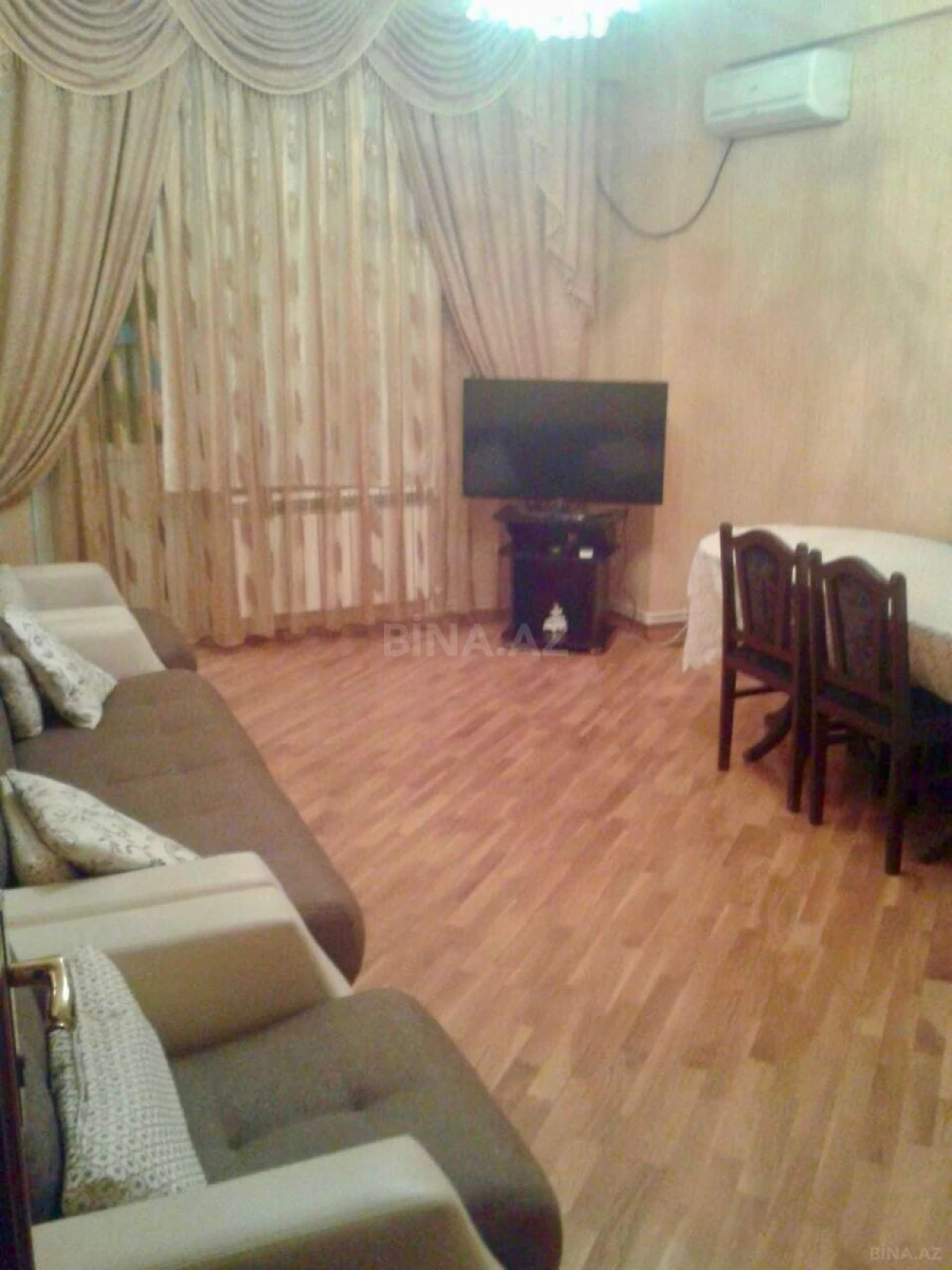 Kirayə verilir 2 otaqlı mənzil 70 m²