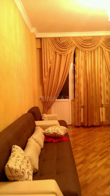 Kirayə verilir 2 otaqlı mənzil 70 m²