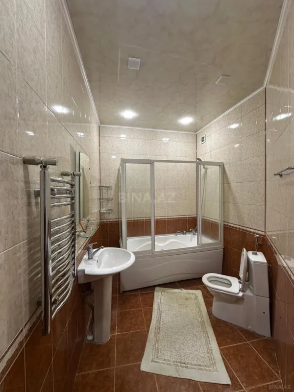 Kirayə verilir 4 otaqlı mənzil 130 m²