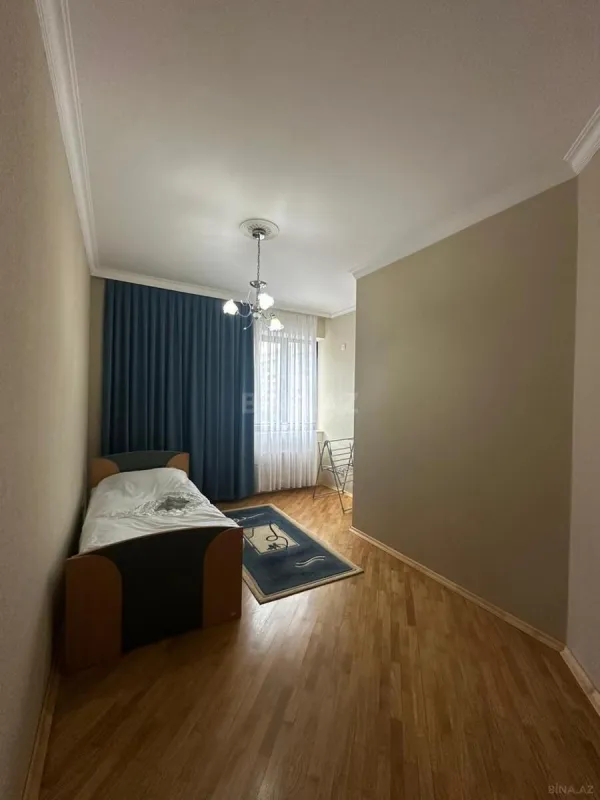 Kirayə verilir 4 otaqlı mənzil 130 m²