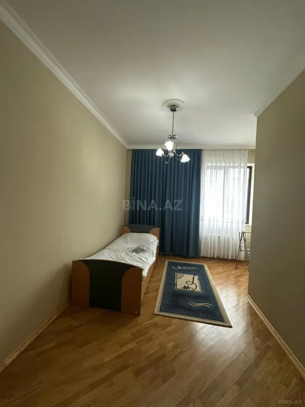 Kirayə verilir 4 otaqlı mənzil 130 m²