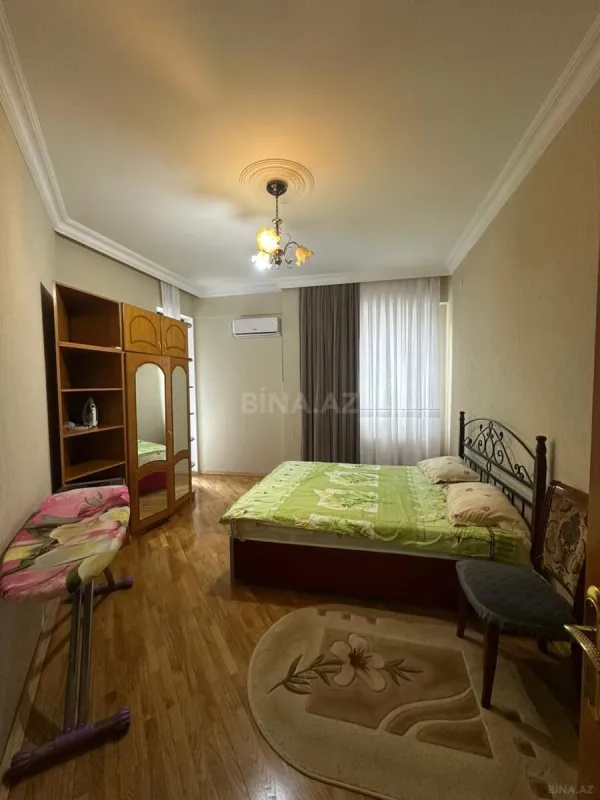 Kirayə verilir 4 otaqlı mənzil 130 m²