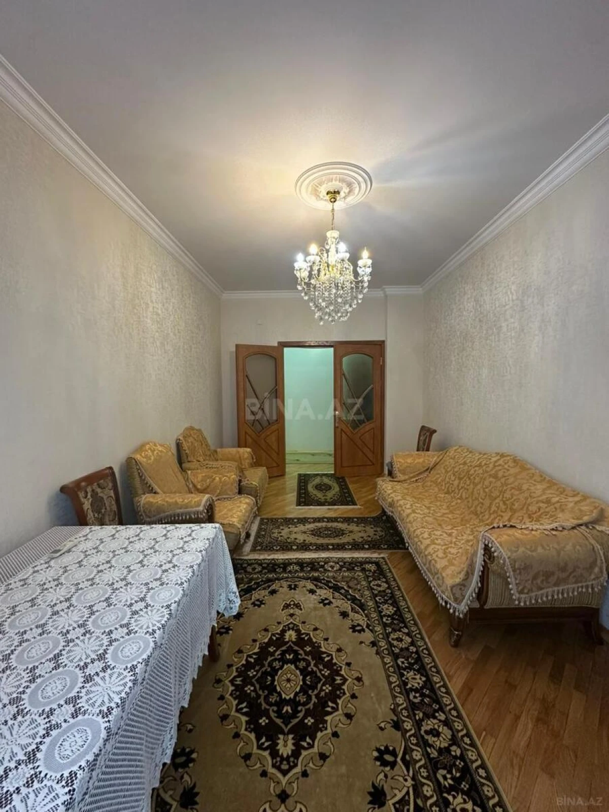 Kirayə verilir 4 otaqlı mənzil 130 m²