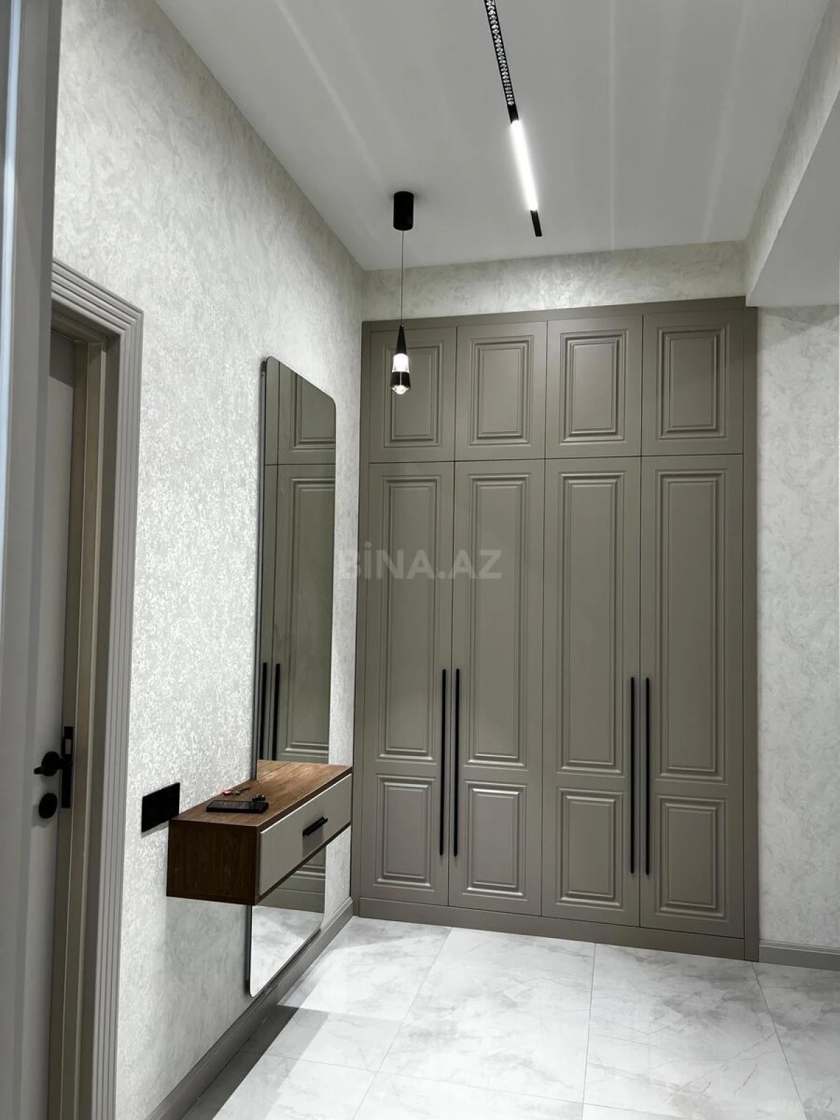Satılır 2 otaqlı mənzil 78 m²