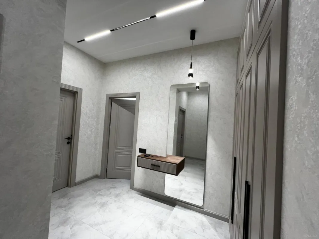 Satılır 2 otaqlı mənzil 78 m²