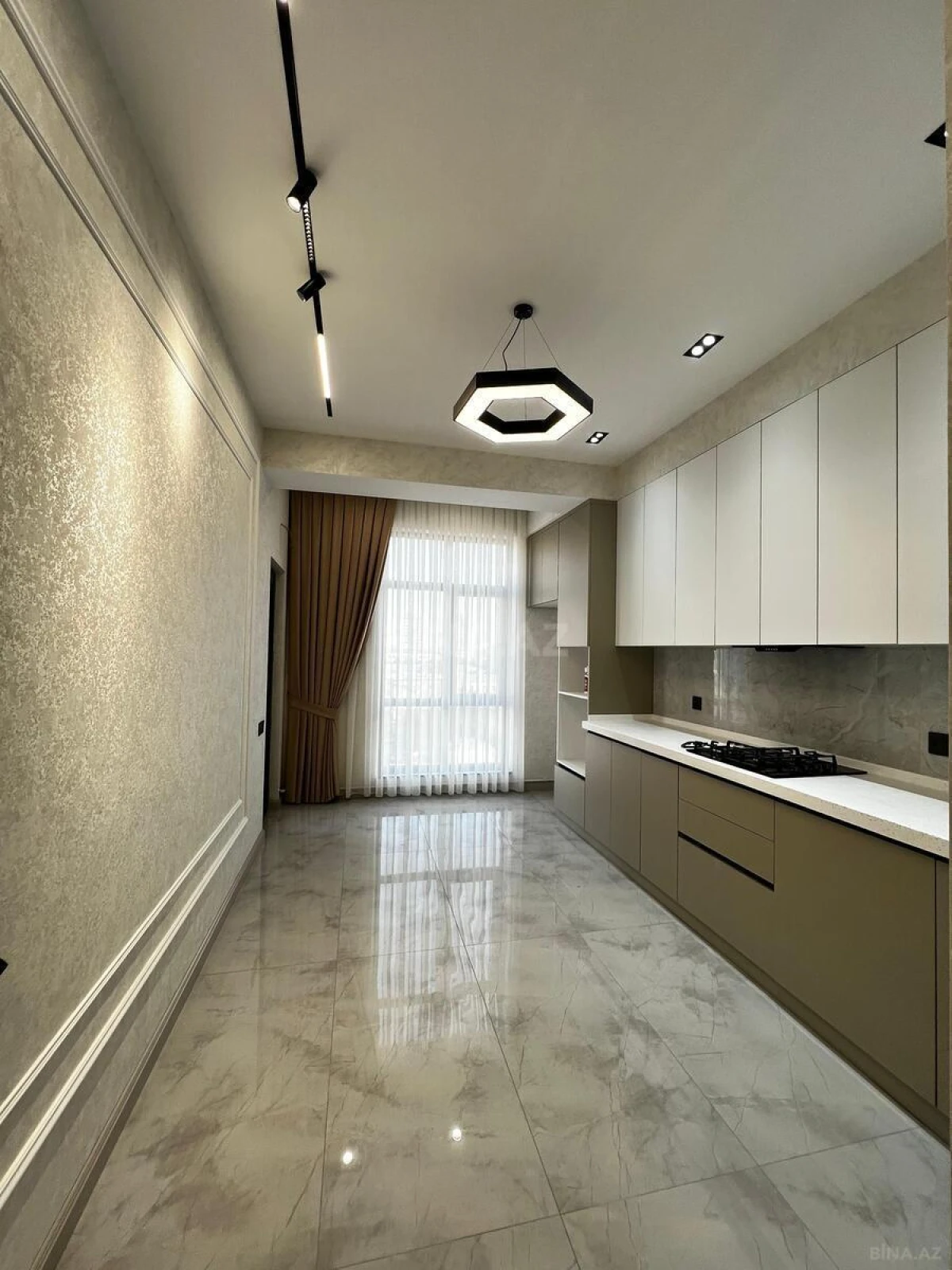 Satılır 2 otaqlı mənzil 78 m²