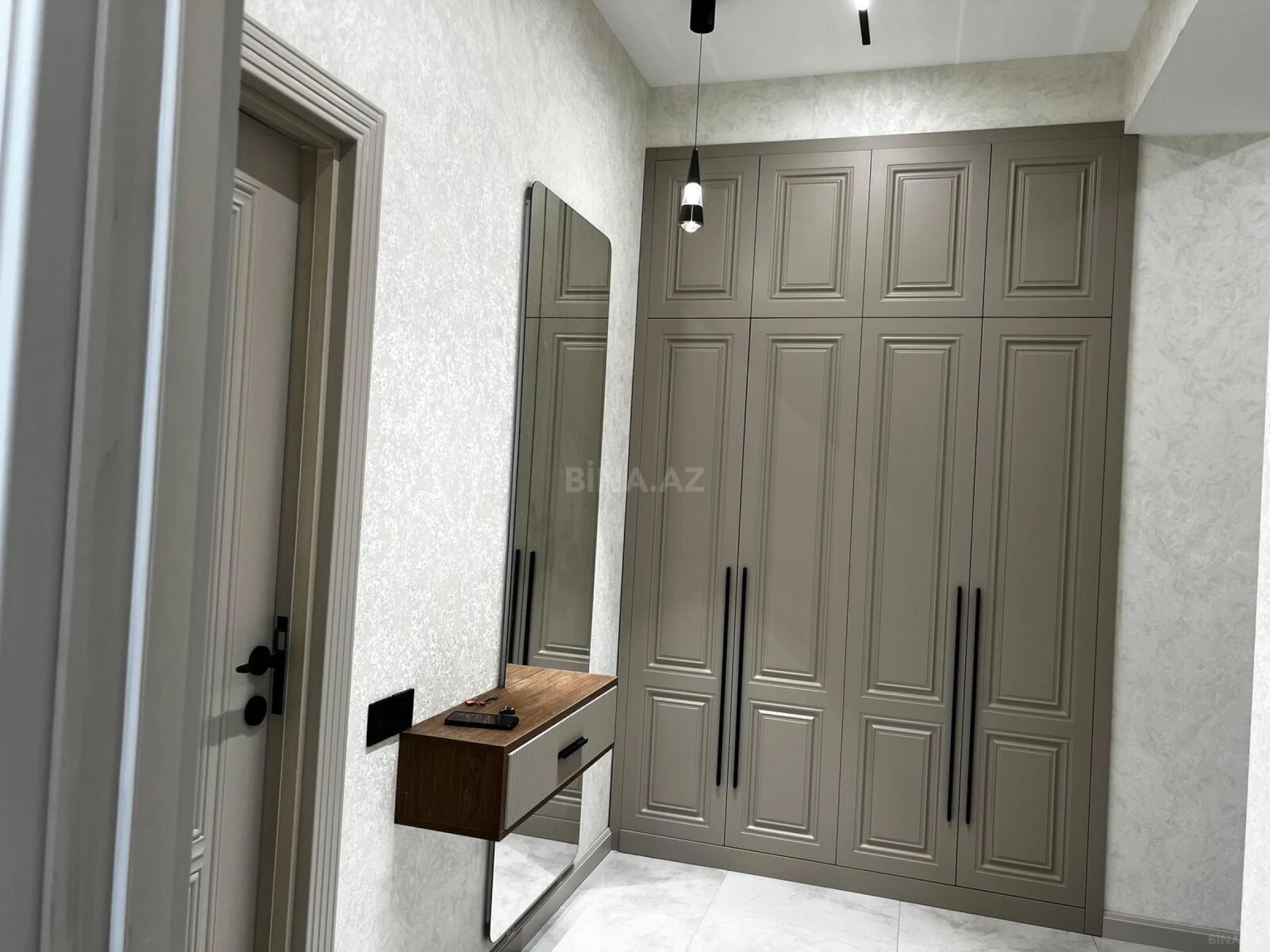 Satılır 2 otaqlı mənzil 78 m²