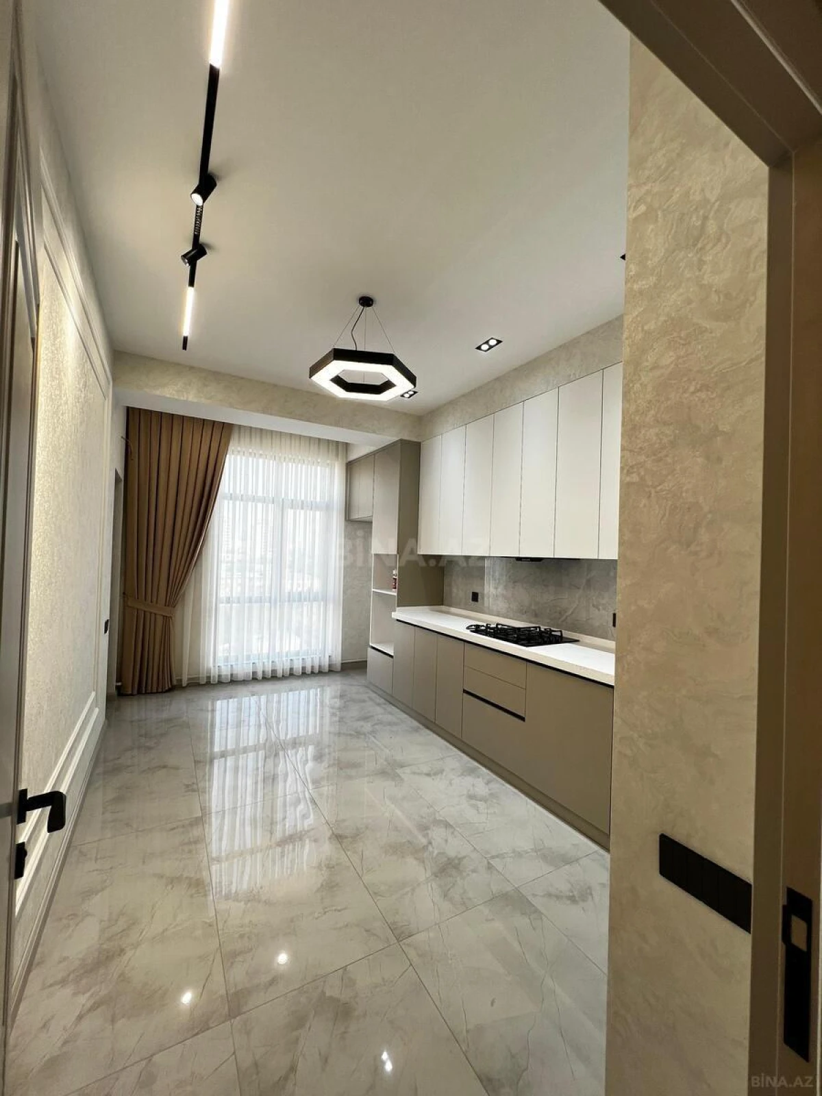 Satılır 2 otaqlı mənzil 78 m²