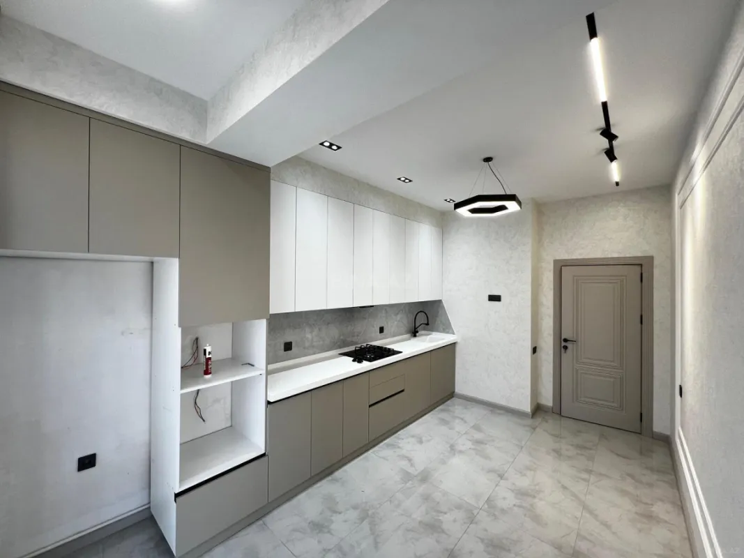 Satılır 2 otaqlı mənzil 78 m²