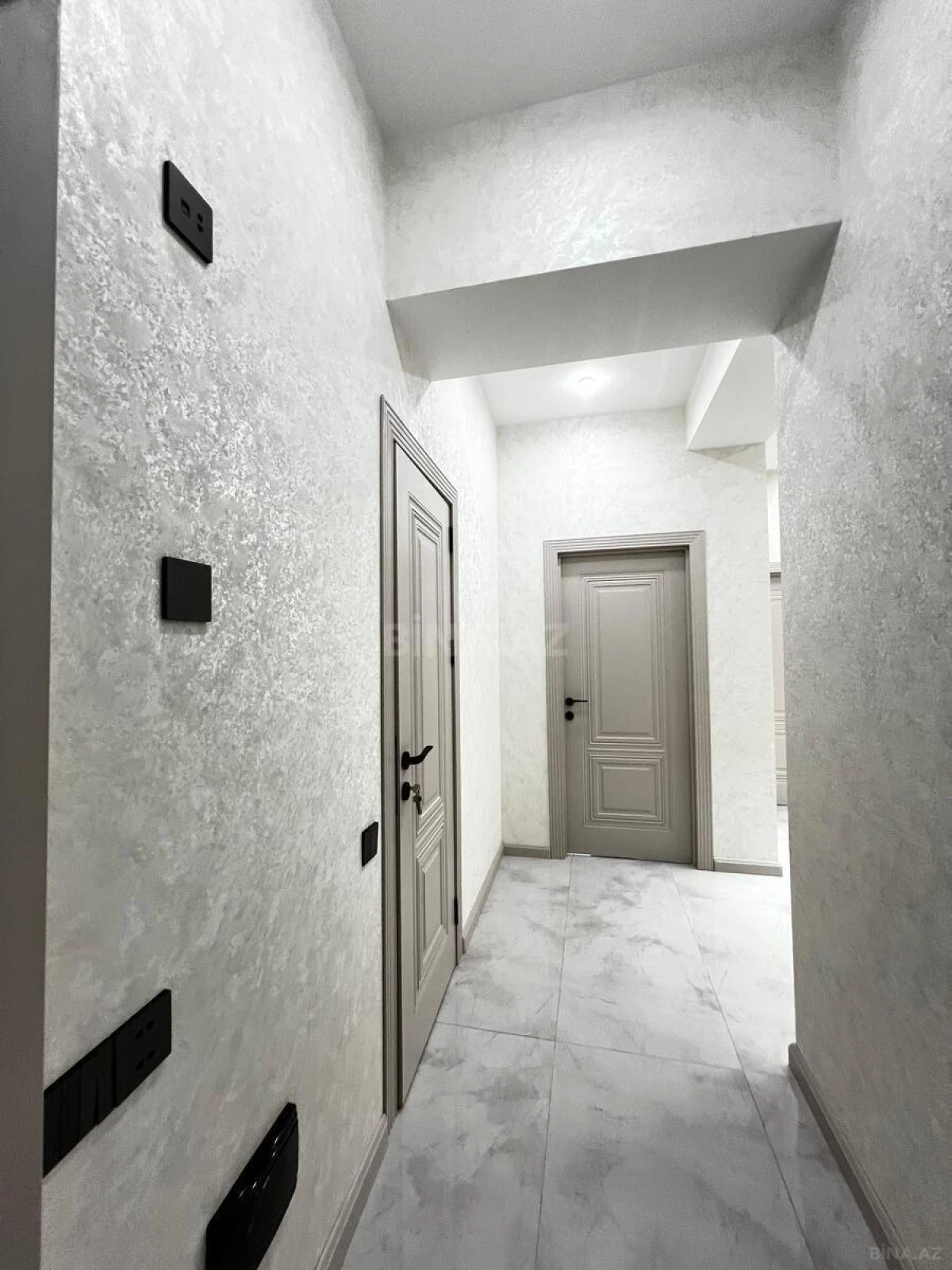 Satılır 2 otaqlı mənzil 78 m²