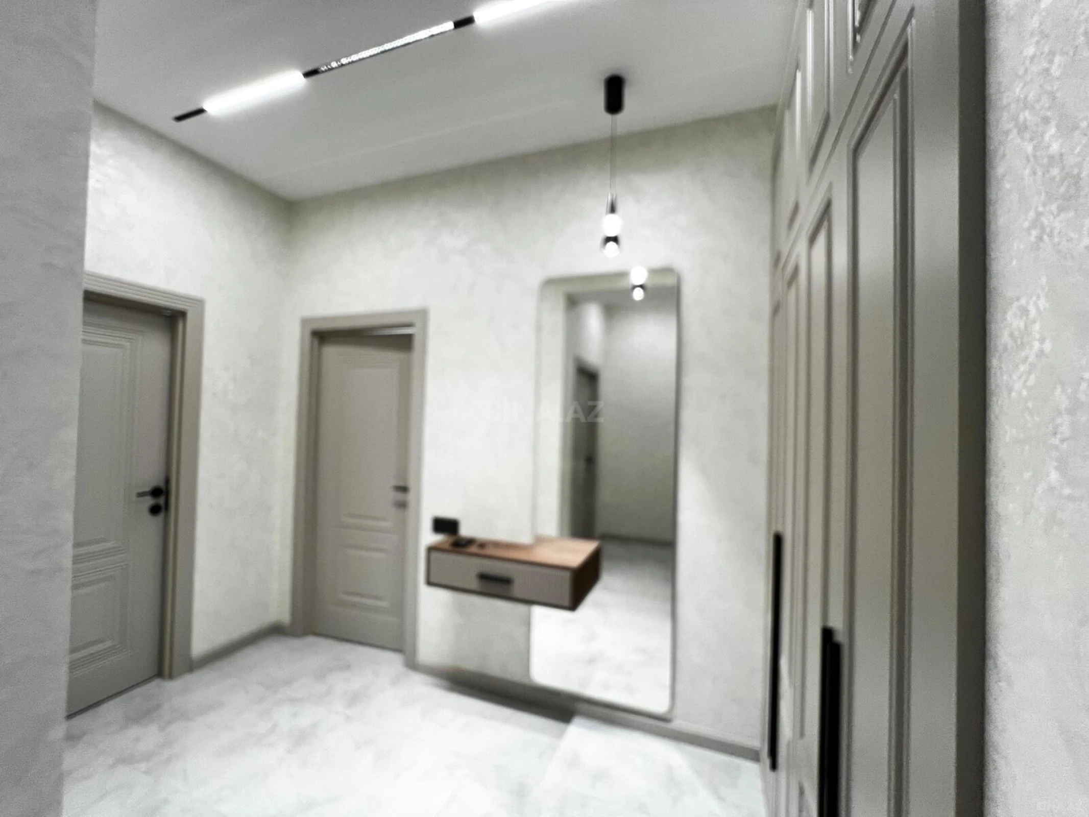 Satılır 2 otaqlı mənzil 78 m²