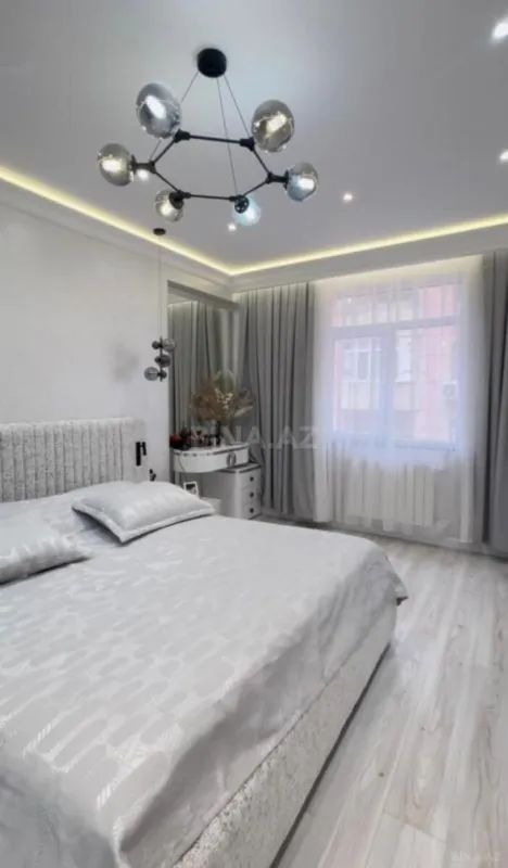 Satılır 3 otaqlı mənzil 117 m²