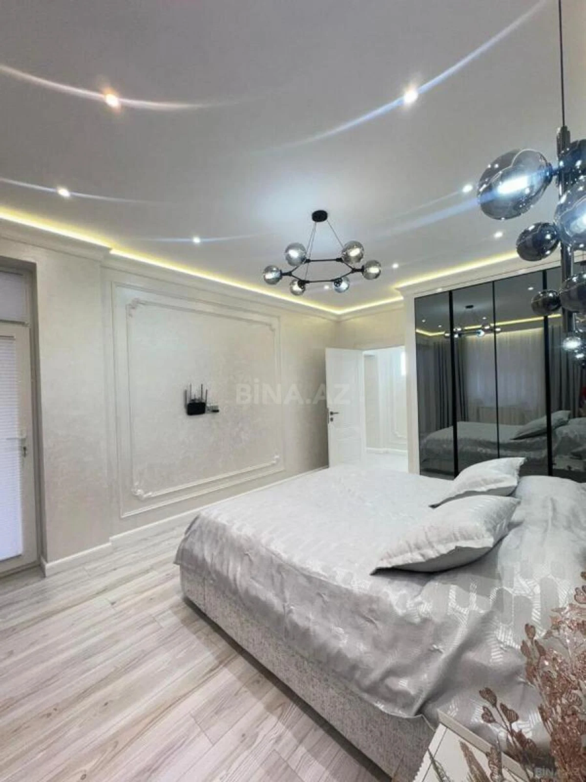 Satılır 3 otaqlı mənzil 117 m²