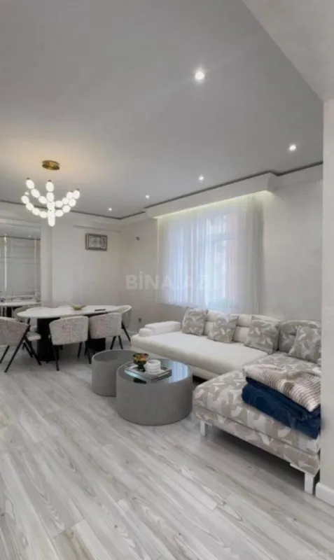 Satılır 3 otaqlı mənzil 117 m²