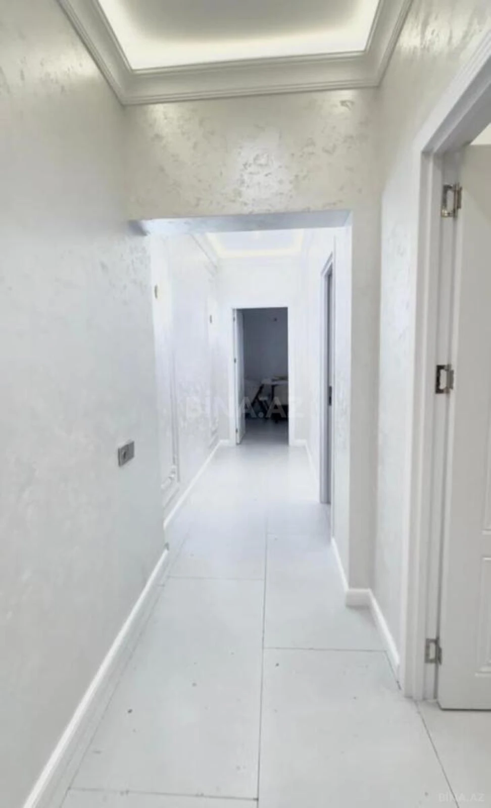 Satılır 3 otaqlı mənzil 117 m²