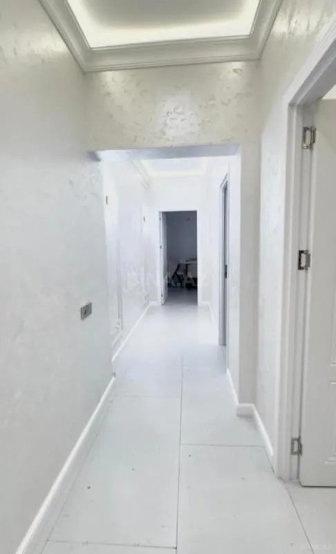 Satılır 3 otaqlı mənzil 117 m²