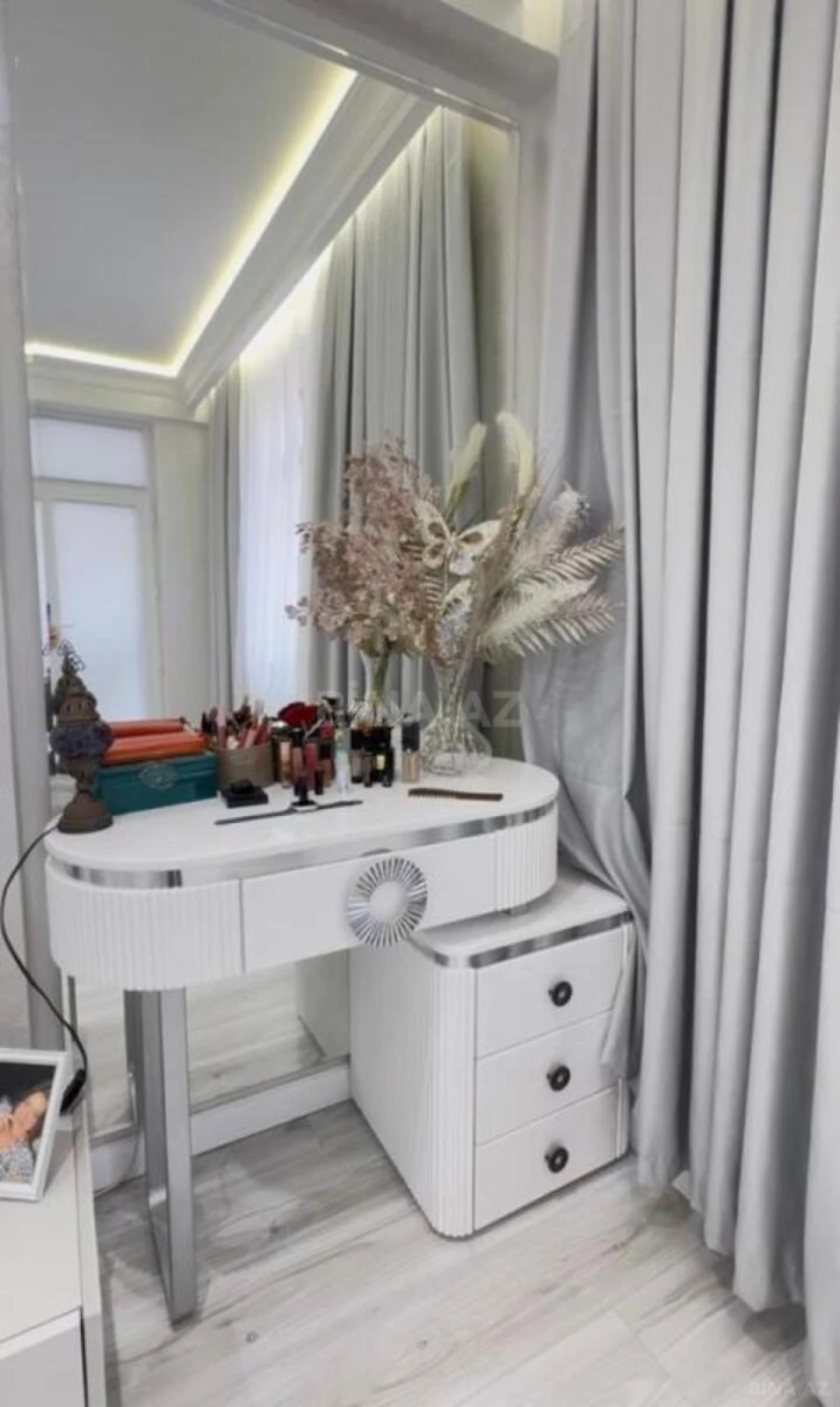 Satılır 3 otaqlı mənzil 117 m²