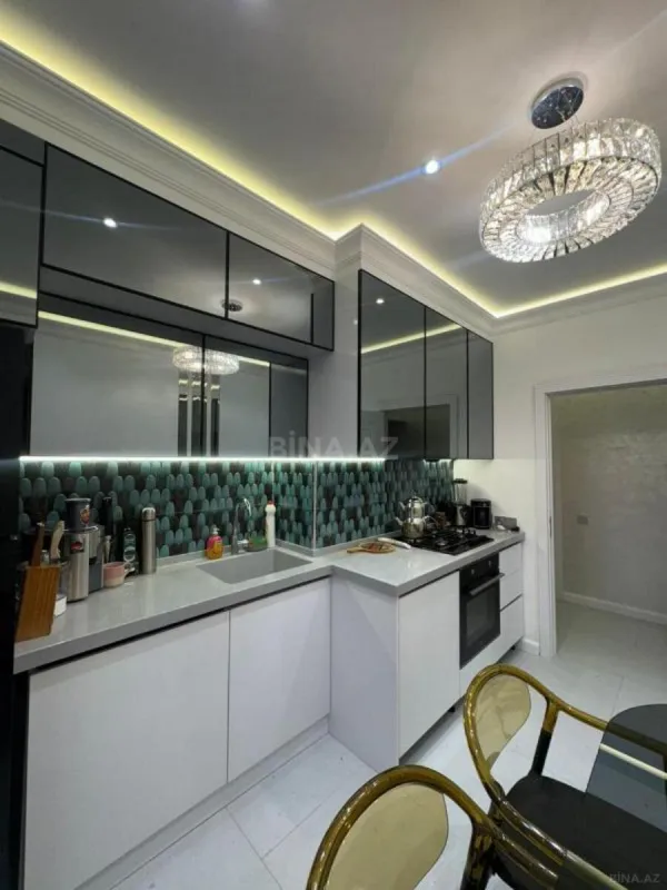 Satılır 3 otaqlı mənzil 117 m²