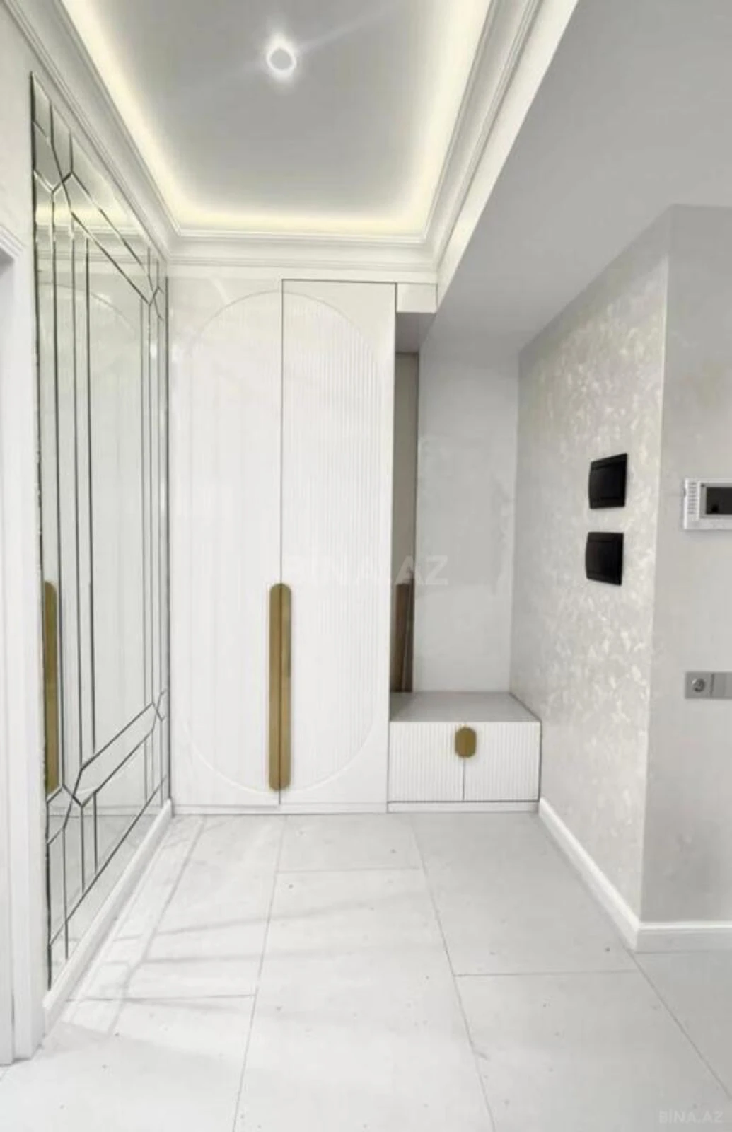 Satılır 3 otaqlı mənzil 117 m²