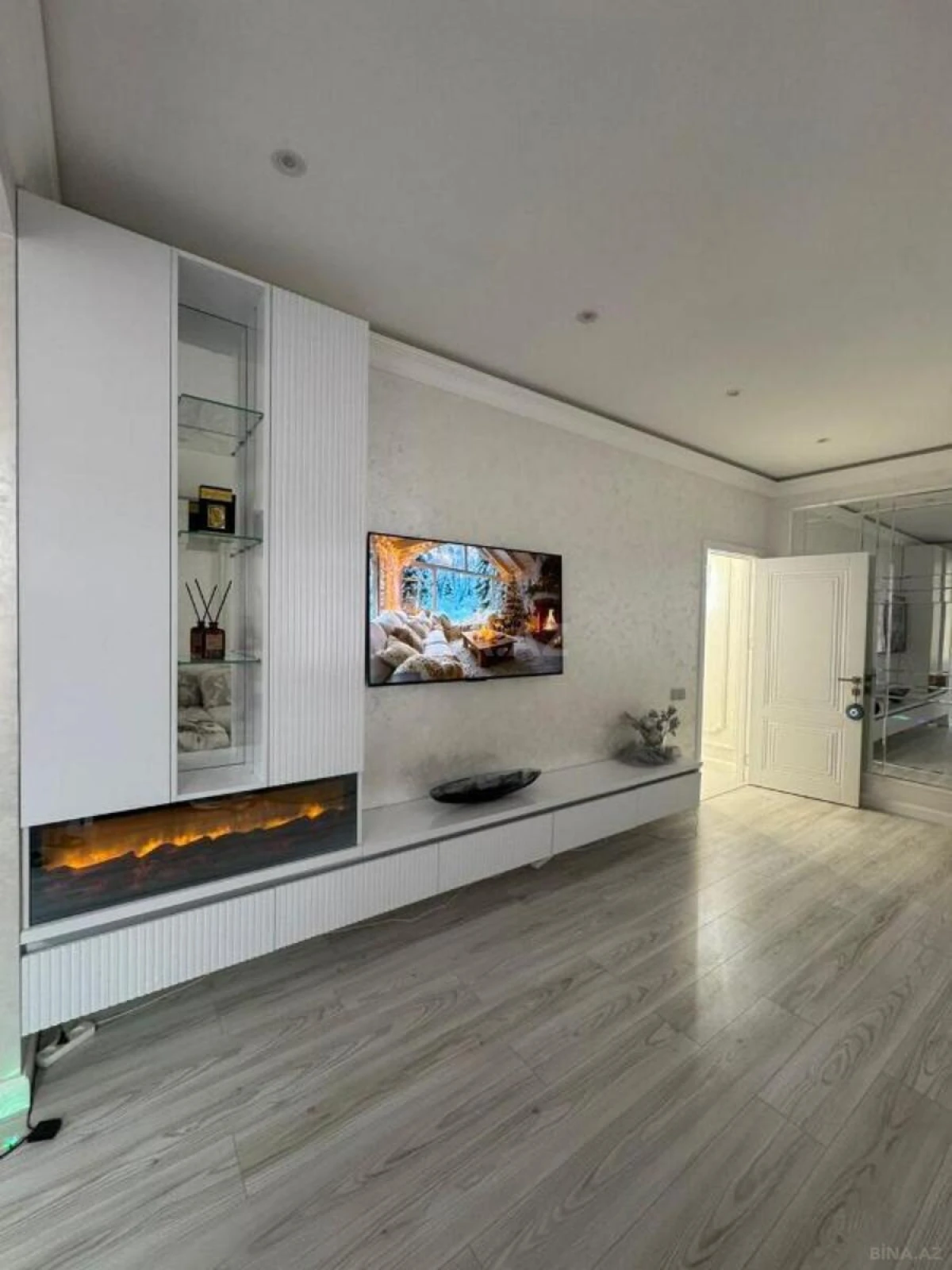 Satılır 3 otaqlı mənzil 117 m²