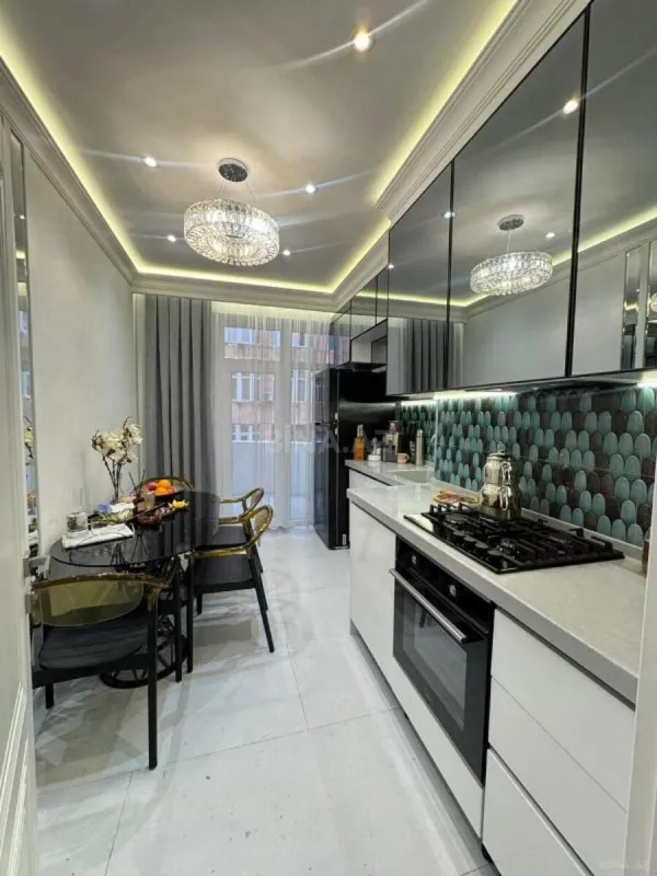 Satılır 3 otaqlı mənzil 117 m²