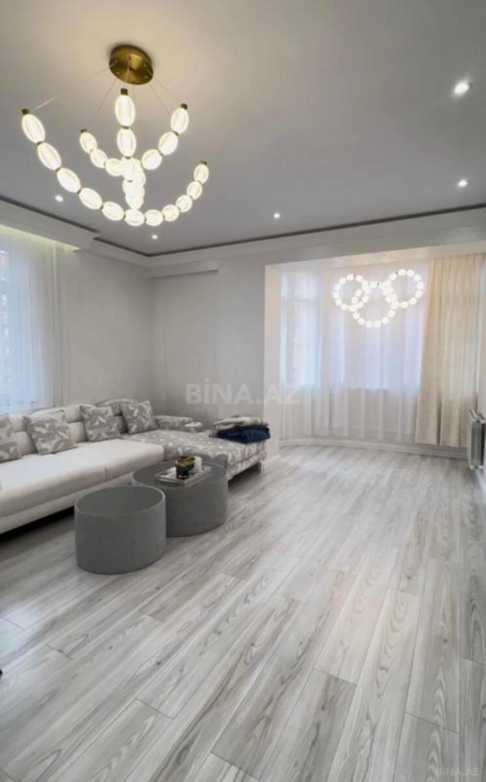 Satılır 3 otaqlı mənzil 117 m²