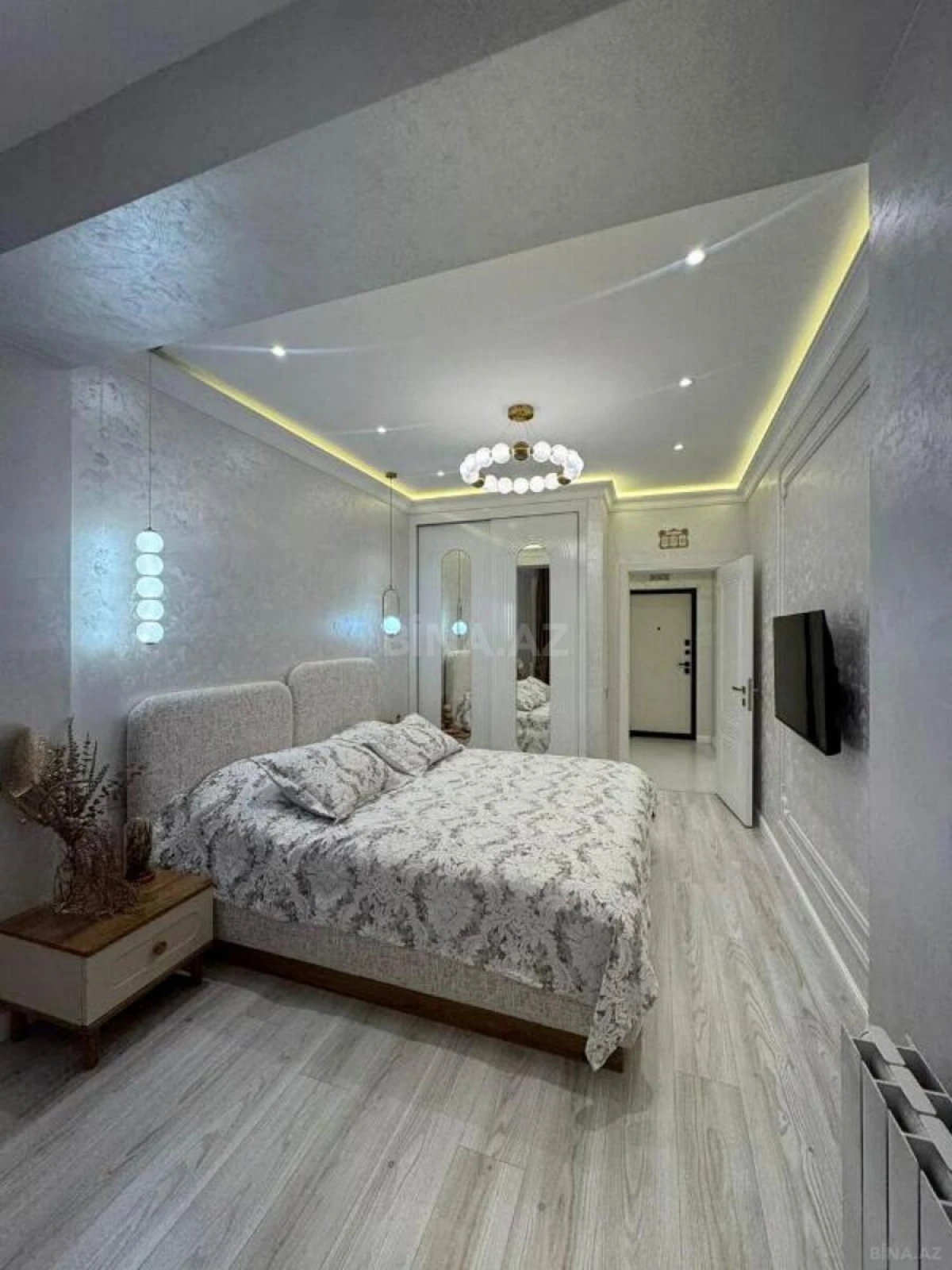 Satılır 3 otaqlı mənzil 117 m²